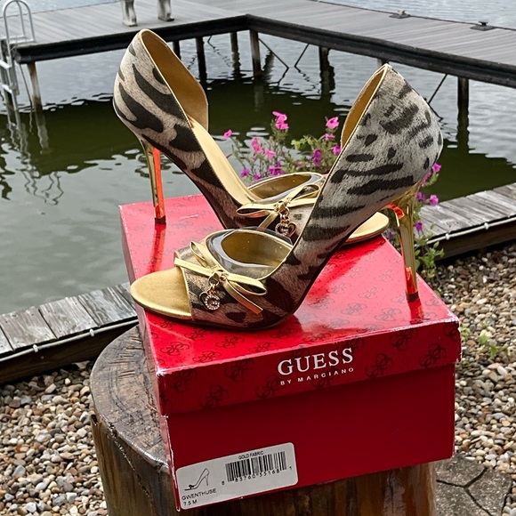 GUESS Marciano Gwenthuse Leopard Print Gold Foil Print Heels Size 7.5M - Picture 1 of 5